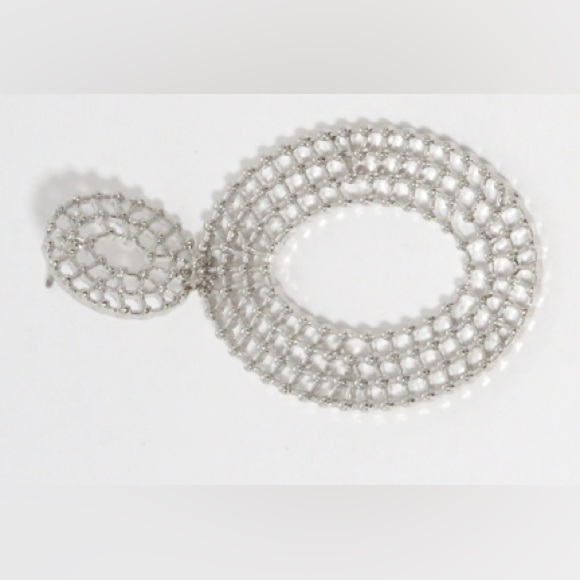 Oval Dangle Pierced Earrings
(New) - Picture 4 of 5